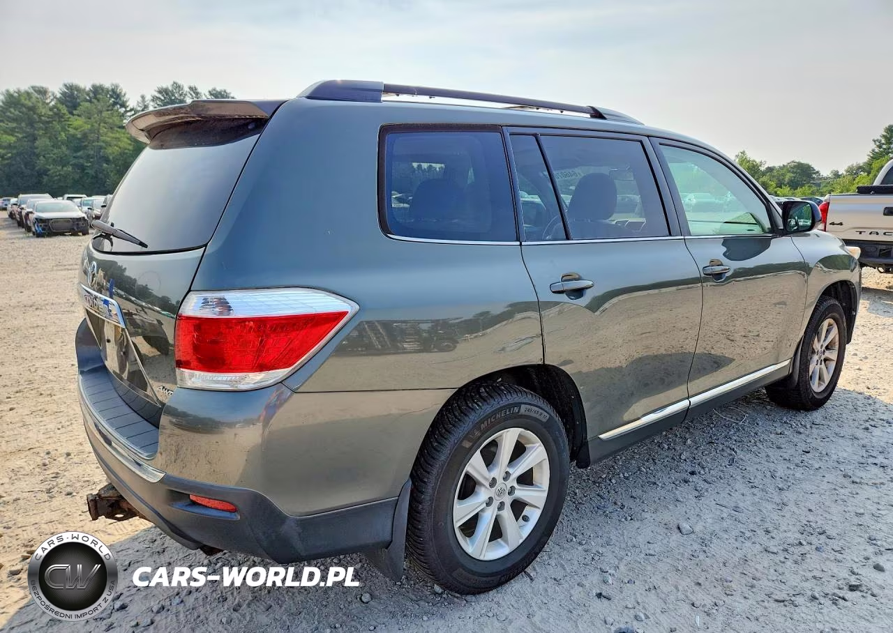 2012 Toyota Highlander Base VIN:5TDBK3EHXCS116200 - 3