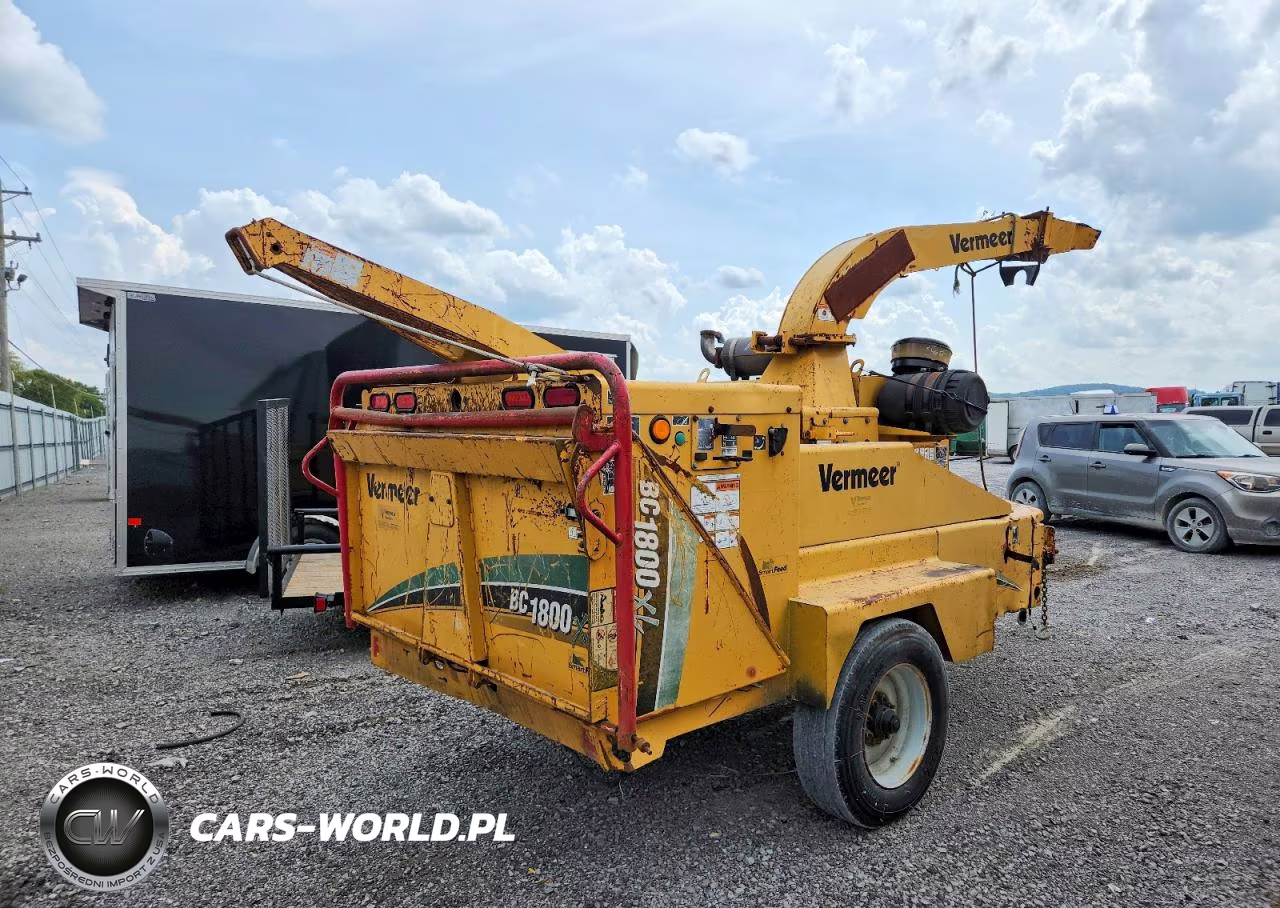 2010 Vermeer Chipper - Wood Chipper VIN:1VRY131Z8A1002704 - 4