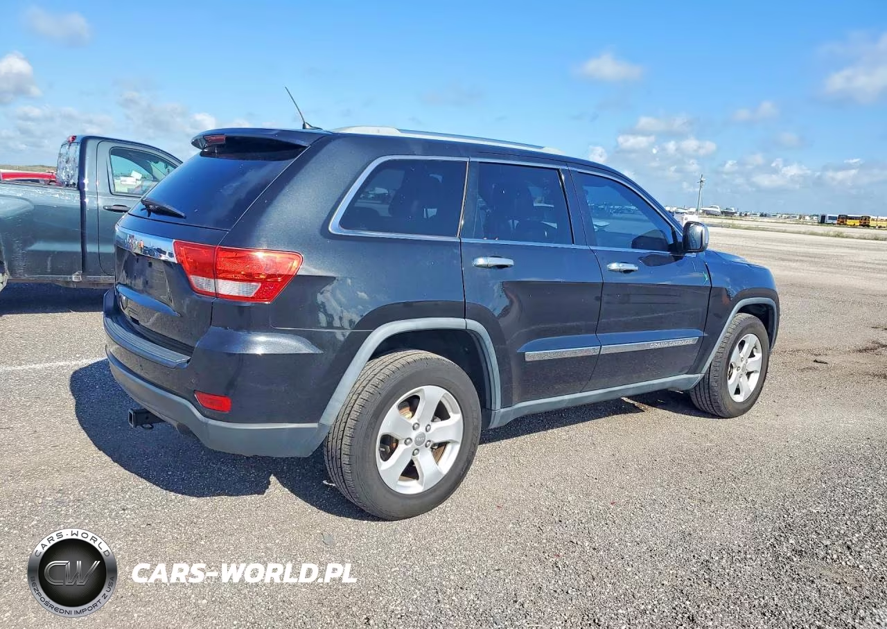 2012 Jeep Grand Cherokee Laredo VIN:1C4RJFAG3CC227320 - 3