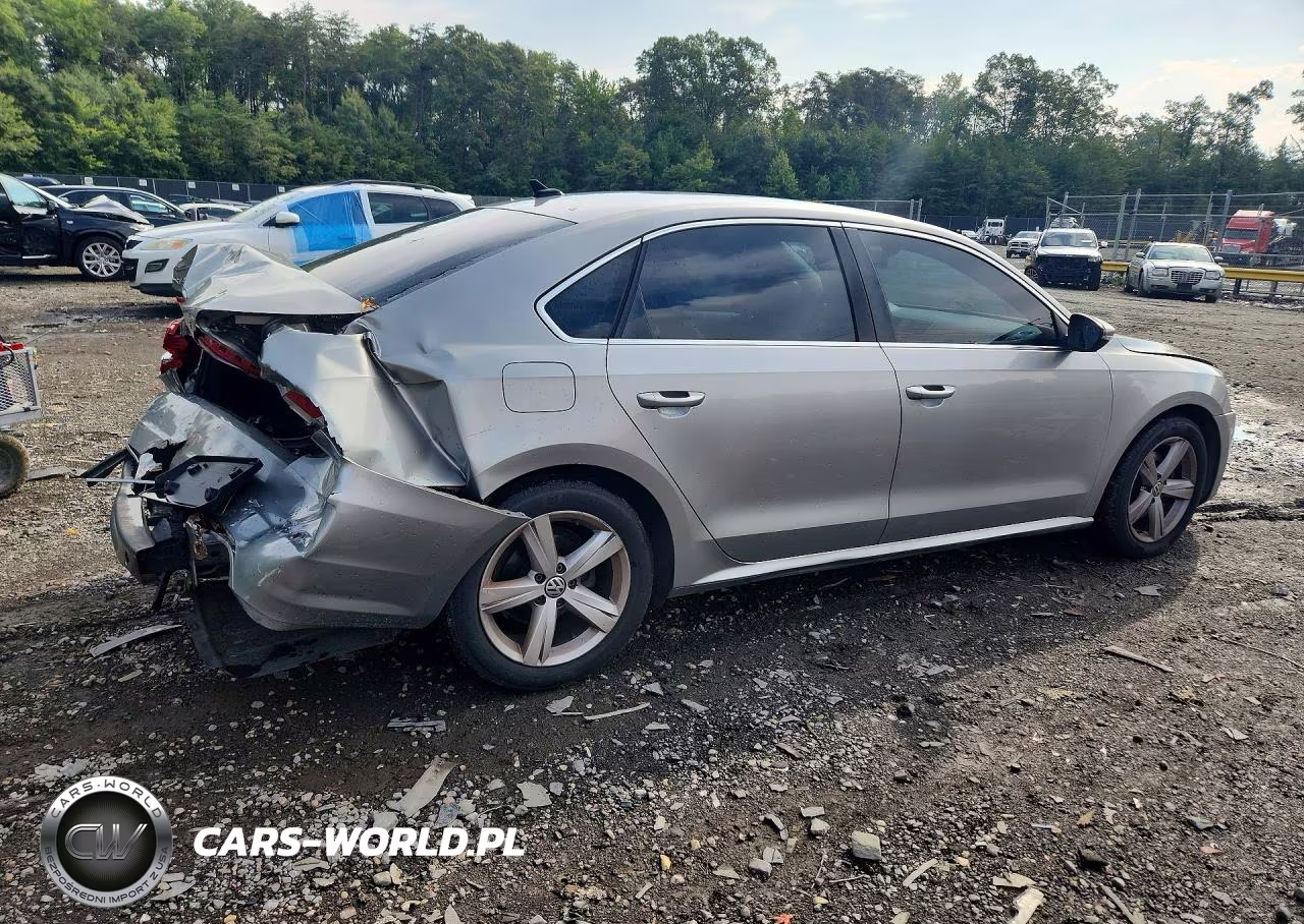 2012 Volkswagen Passat Se VIN:1VWBP7A36CC034384 - 3