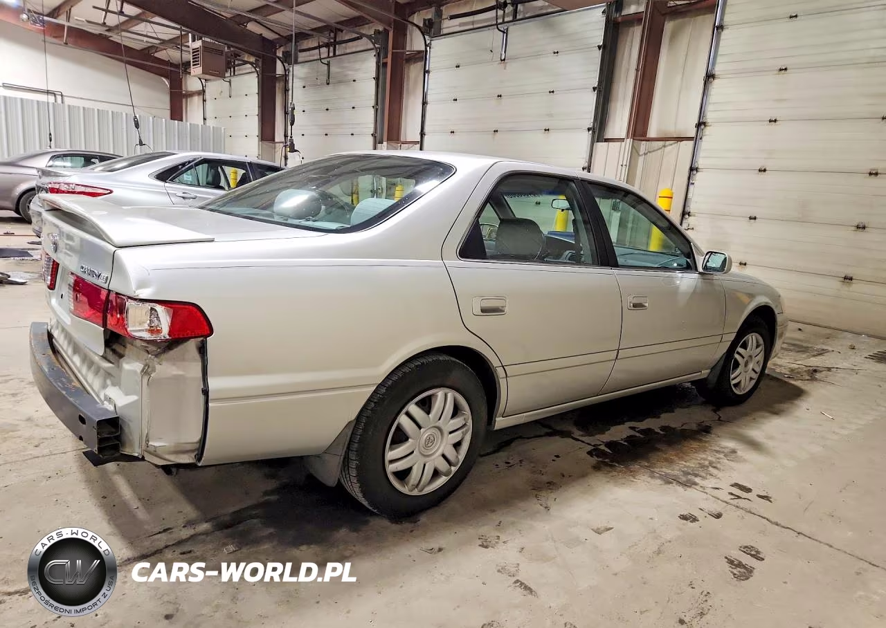 2000 Toyota Camry Le VIN:4T1BG28K2YU689755 - 3