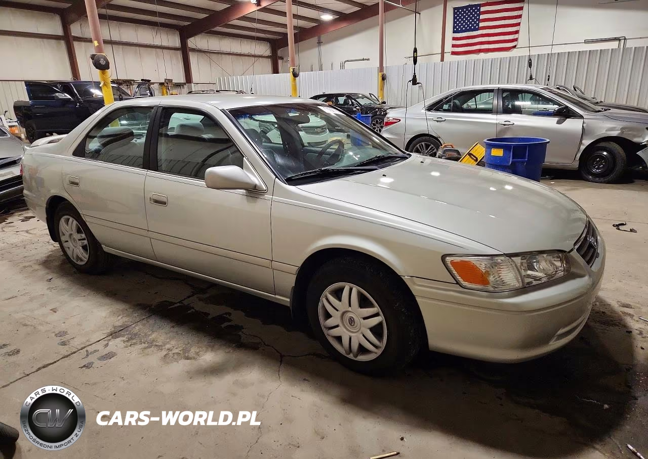 2000 Toyota Camry Le VIN:4T1BG28K2YU689755 - 4