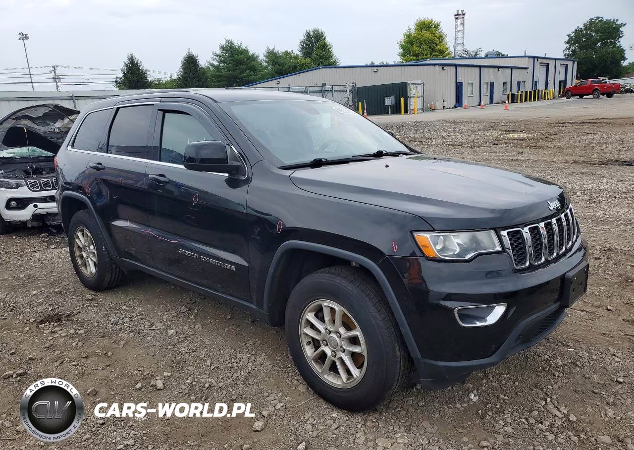 2018 Jeep Grand Cherokee Laredo VIN:1C4RJFAG2JC103438 - 4
