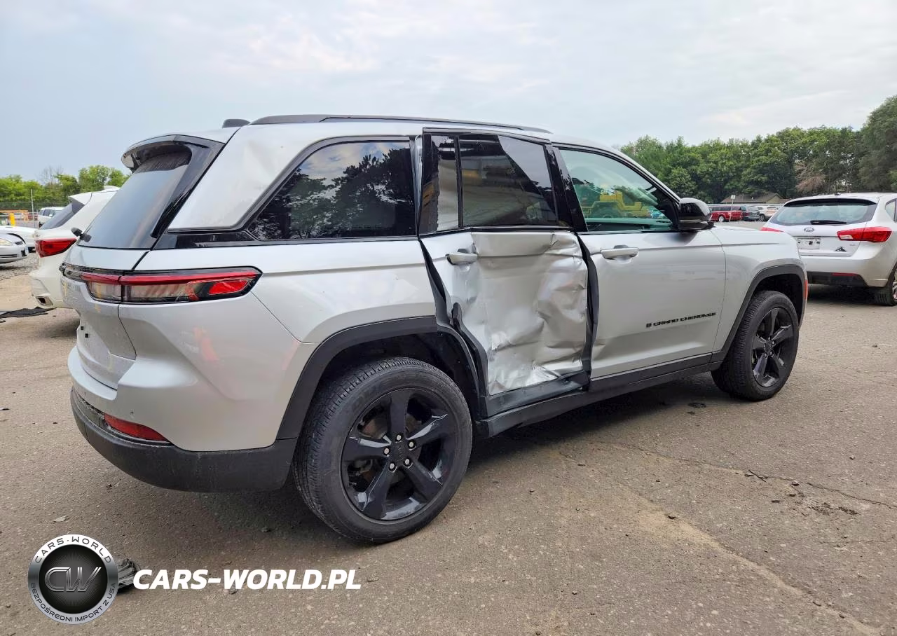 2024 Jeep Grand Cherokee Laredo VIN:1C4RJHAG3R8590644 - 3