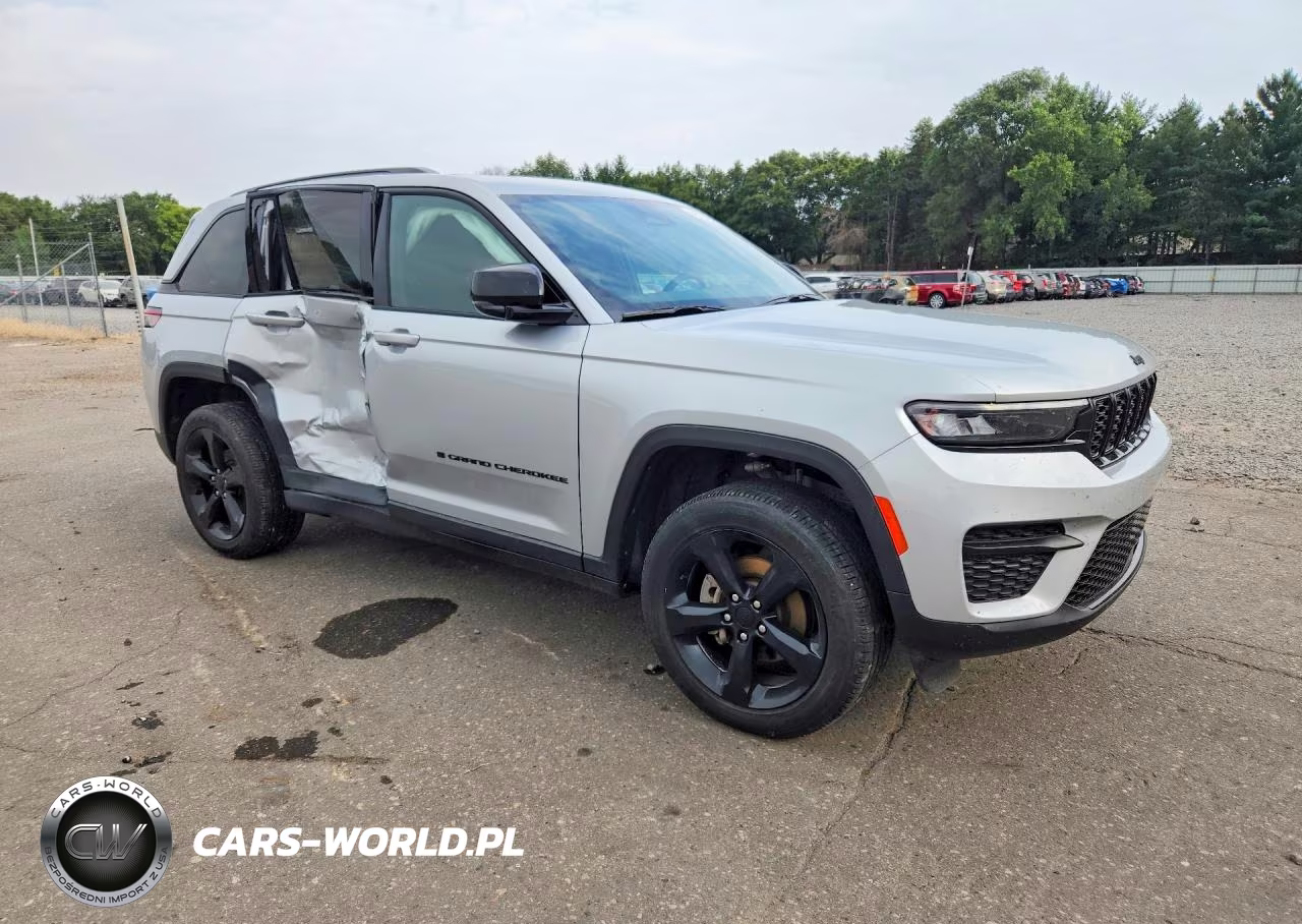 2024 Jeep Grand Cherokee Laredo VIN:1C4RJHAG3R8590644 - 4