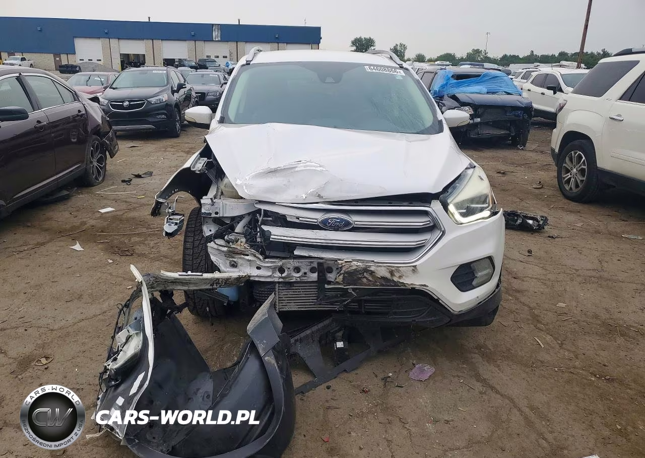 2018 Ford Escape Titanium VIN:1FMCU9J97JUA00022 - 5