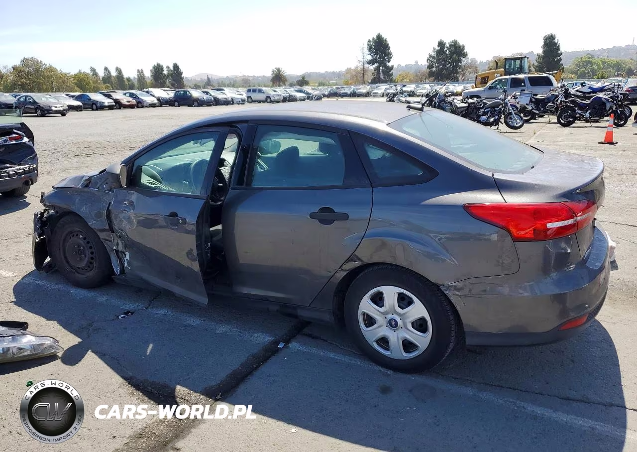 2016 Ford Focus S VIN:1FADP3E27GL221540 - 2