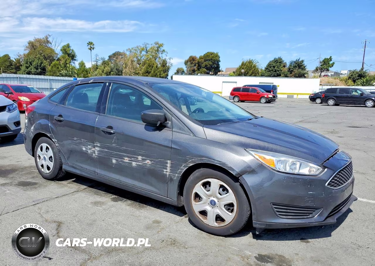 2016 Ford Focus S VIN:1FADP3E27GL221540 - 4