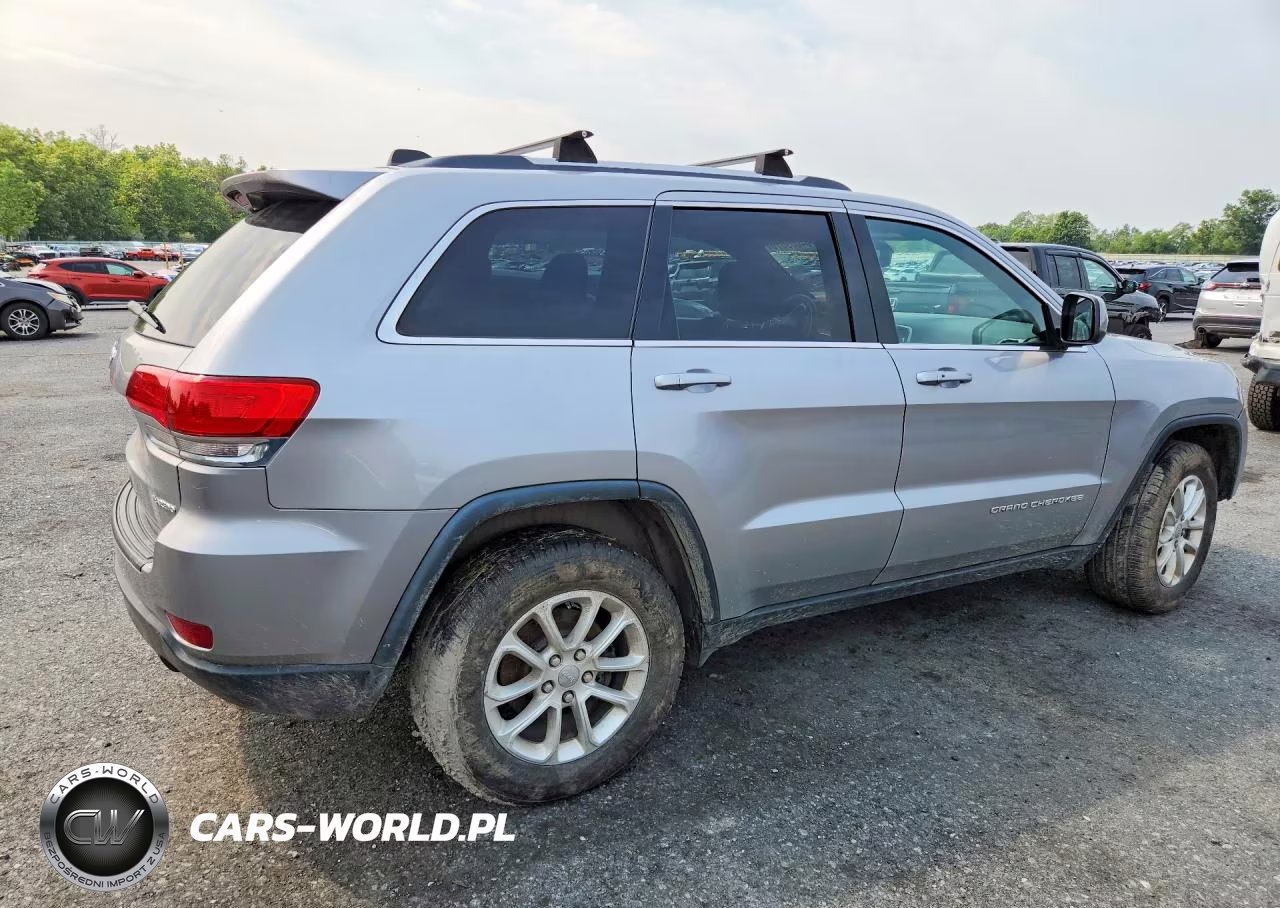 2015 Jeep Grand Cherokee Laredo VIN:1C4RJEAG9FC714035 - 3