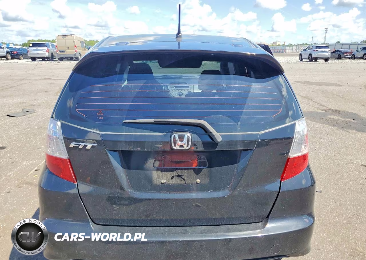 2009 Honda Fit Sport VIN:JHMGE884X9S003719 - 6