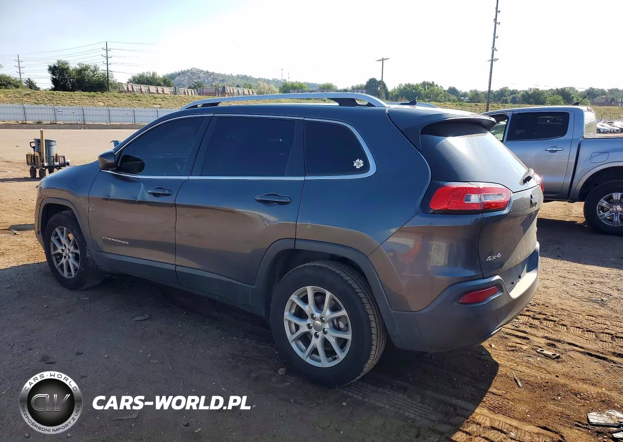 2016 Jeep Cherokee Latitude VIN:1C4PJMCB6GW300617 - 2