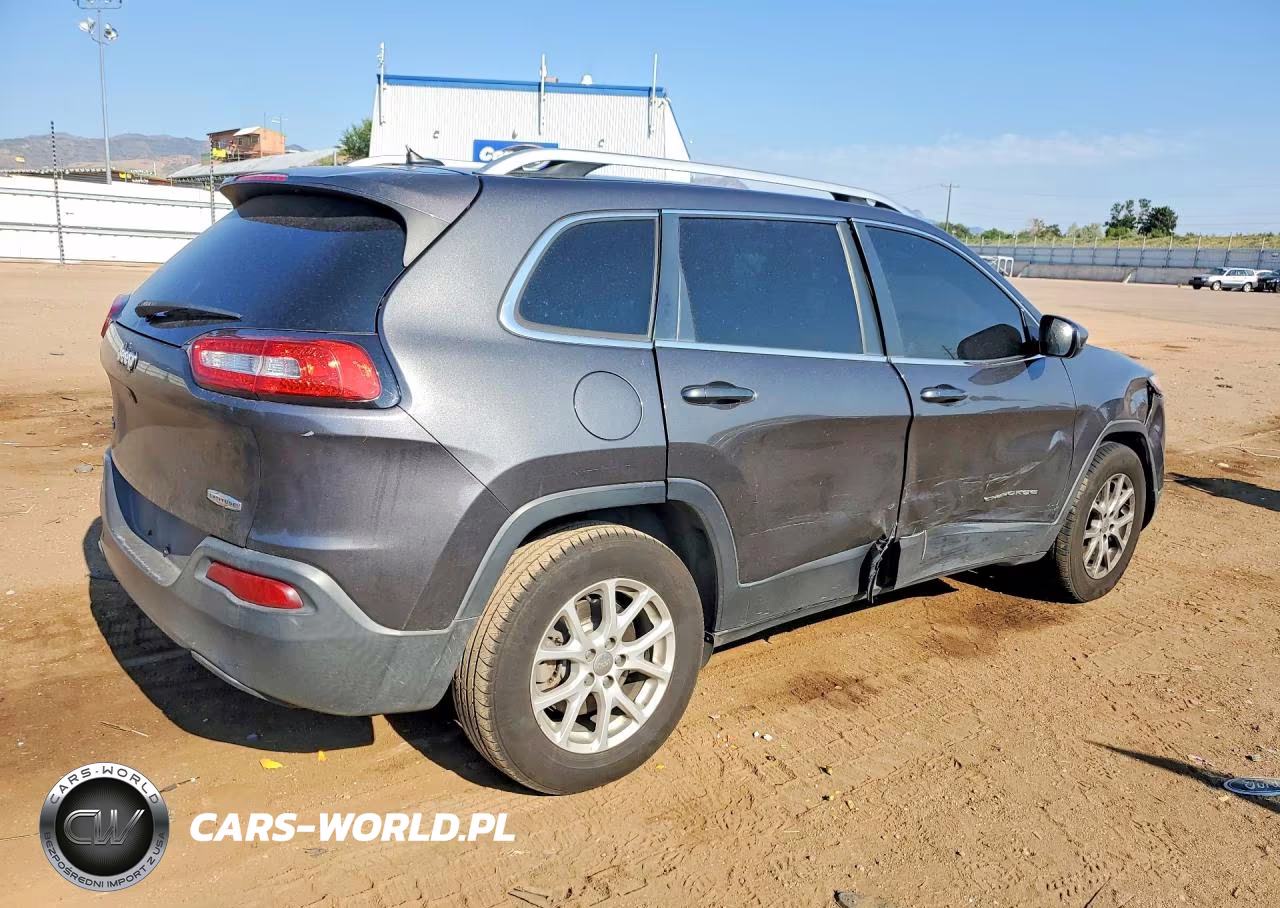 2016 Jeep Cherokee Latitude VIN:1C4PJMCB6GW300617 - 3