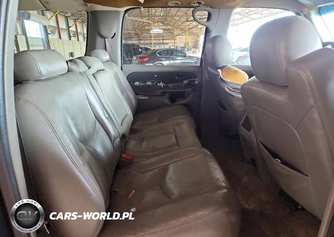 2003 Chevrolet Suburban C1500 VIN:3GNEC16T93G310644 - 10