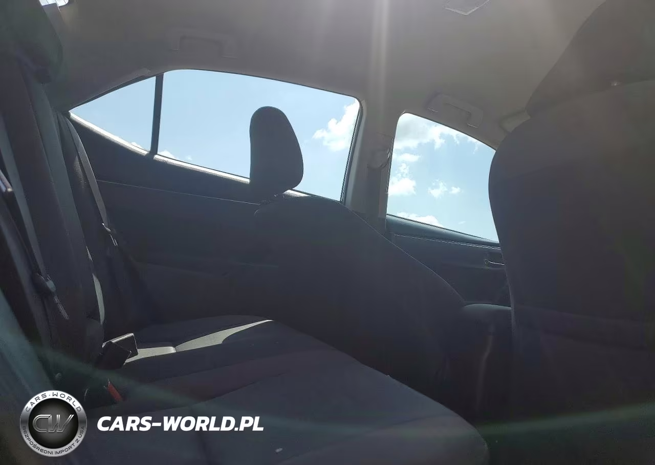 2019 Toyota Corolla Le VIN:5YFBURHE4KP935774 - 10