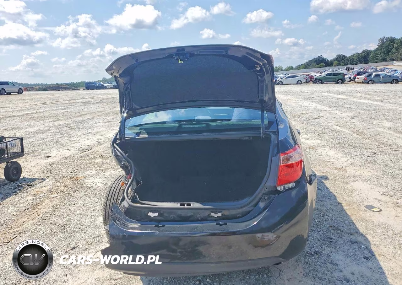 2019 Toyota Corolla Le VIN:5YFBURHE4KP935774 - 6