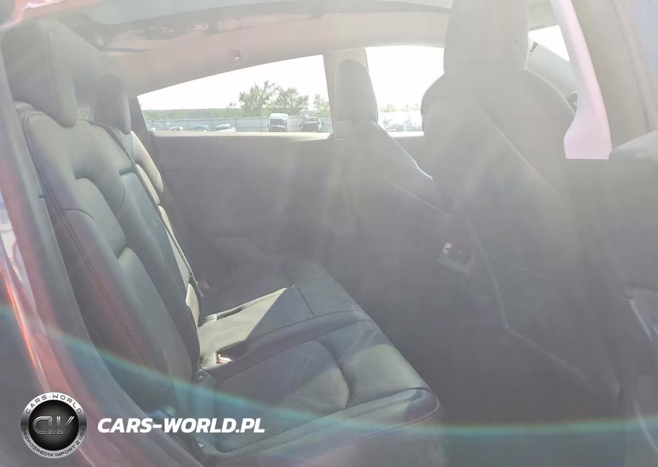 2021 Tesla Model Y VIN:5YJYGDEE1MF074187 - 10