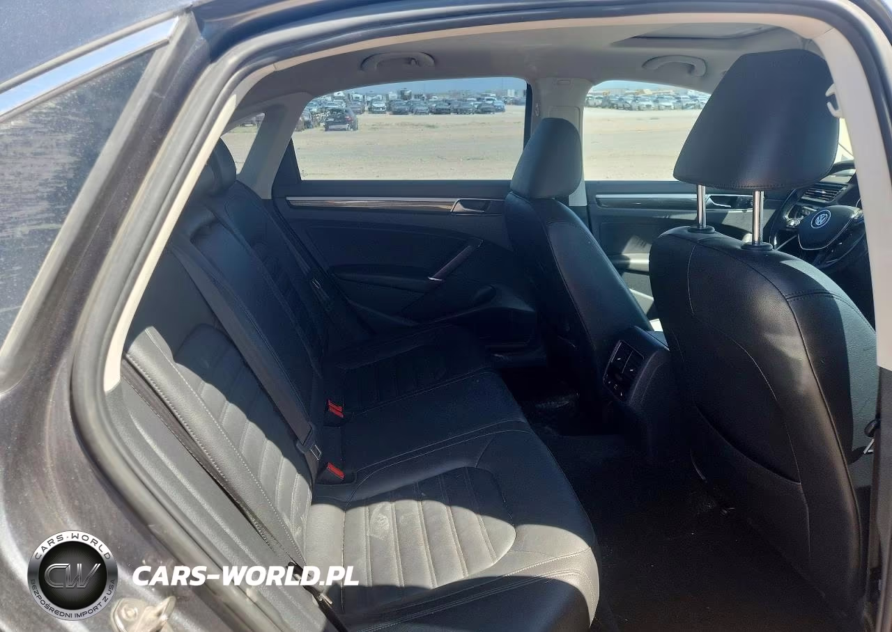 2018 Volkswagen Passat Sel Premium VIN:1VWCA7A34JC008854 - 10