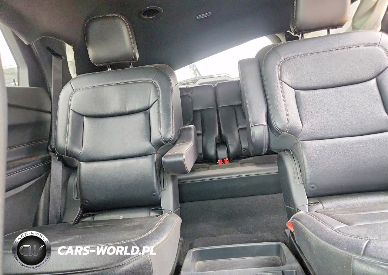 2020 Ford Explorer Xlt VIN:1FMSK8DHXLGA39641 - 10