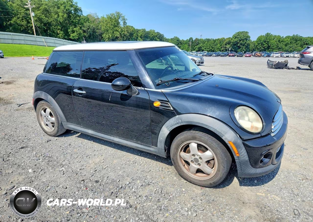 2011 Mini Cooper VIN:WMWSU3C5XBTX97460 - 4