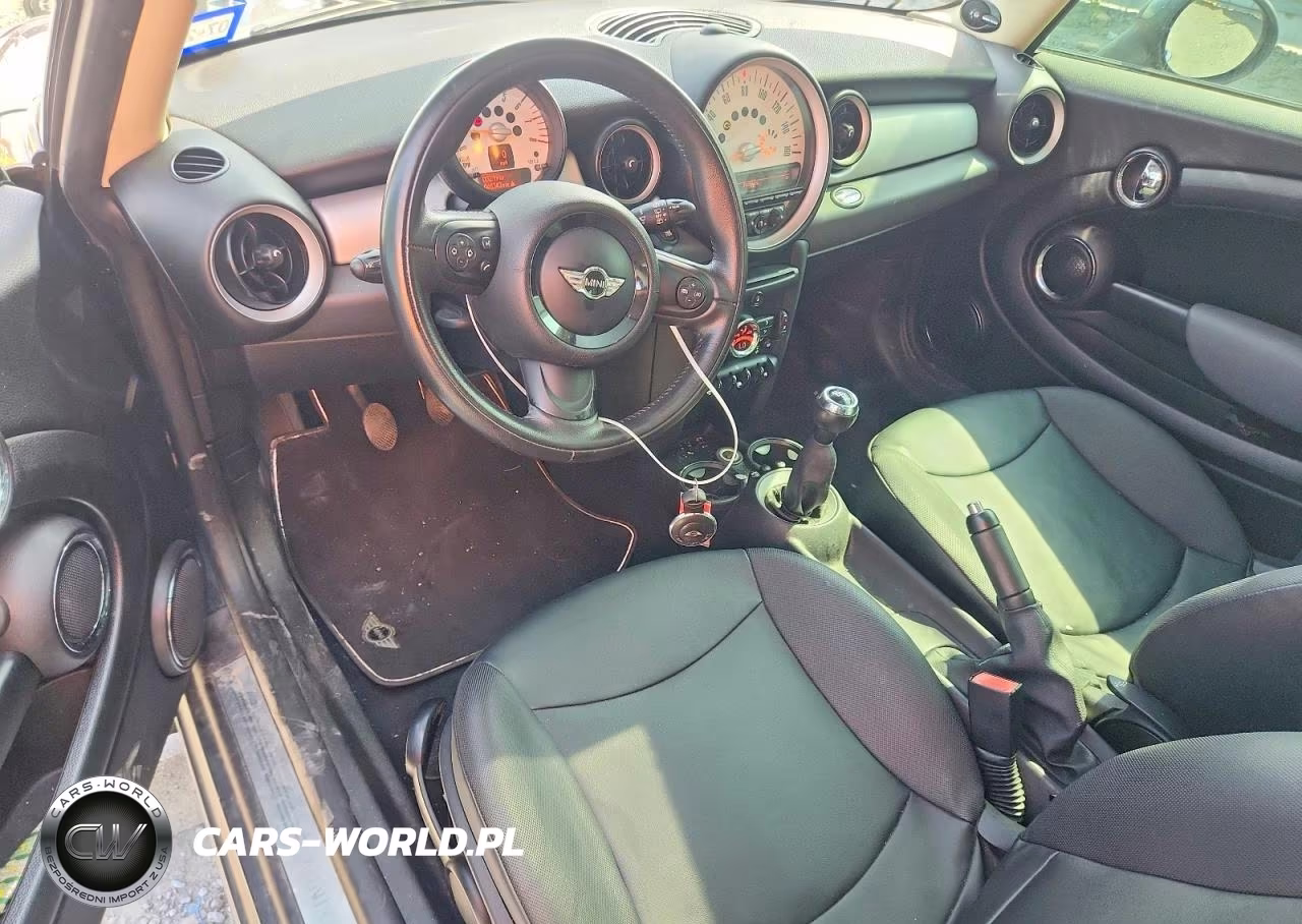 2011 Mini Cooper VIN:WMWSU3C5XBTX97460 - 8