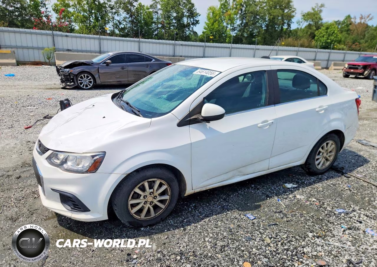 2017 Chevrolet Sonic Lt – zdjęcie 1 z 12