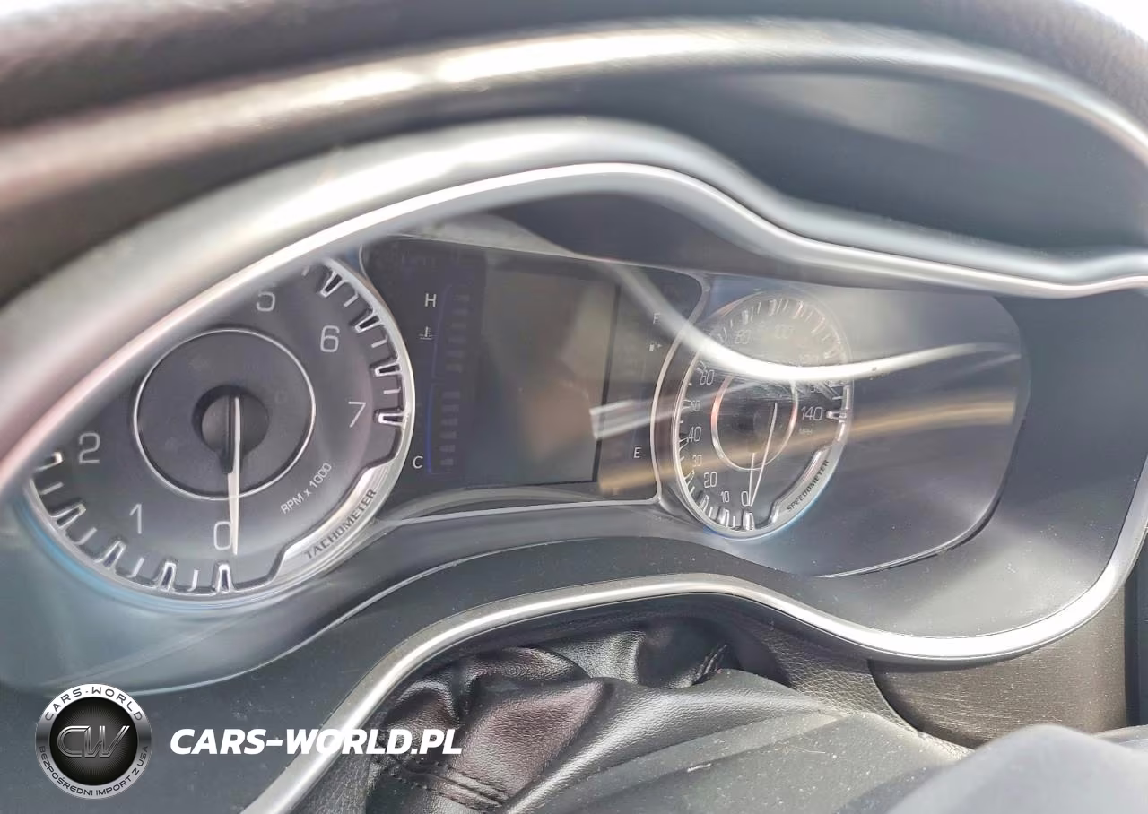 2015 Chrysler 200 Limited VIN:1C3CCCABXFN700131 - 9