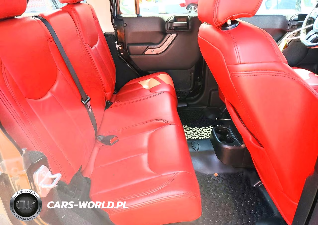 2015 Jeep Wrangler Unlimited Sport VIN:1C4BJWDG5FL663247 - 10