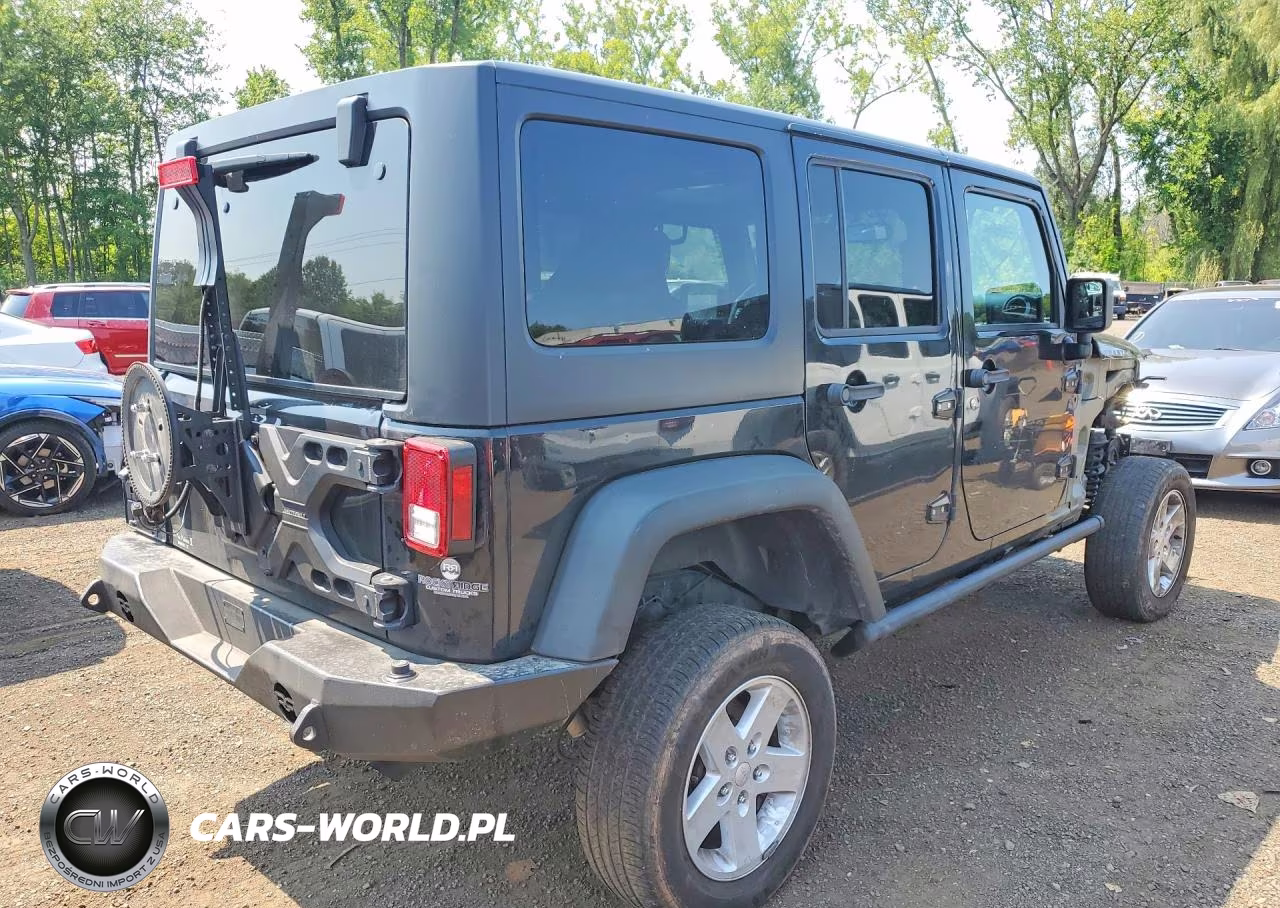 2015 Jeep Wrangler Unlimited Sport VIN:1C4BJWDG5FL663247 - 3
