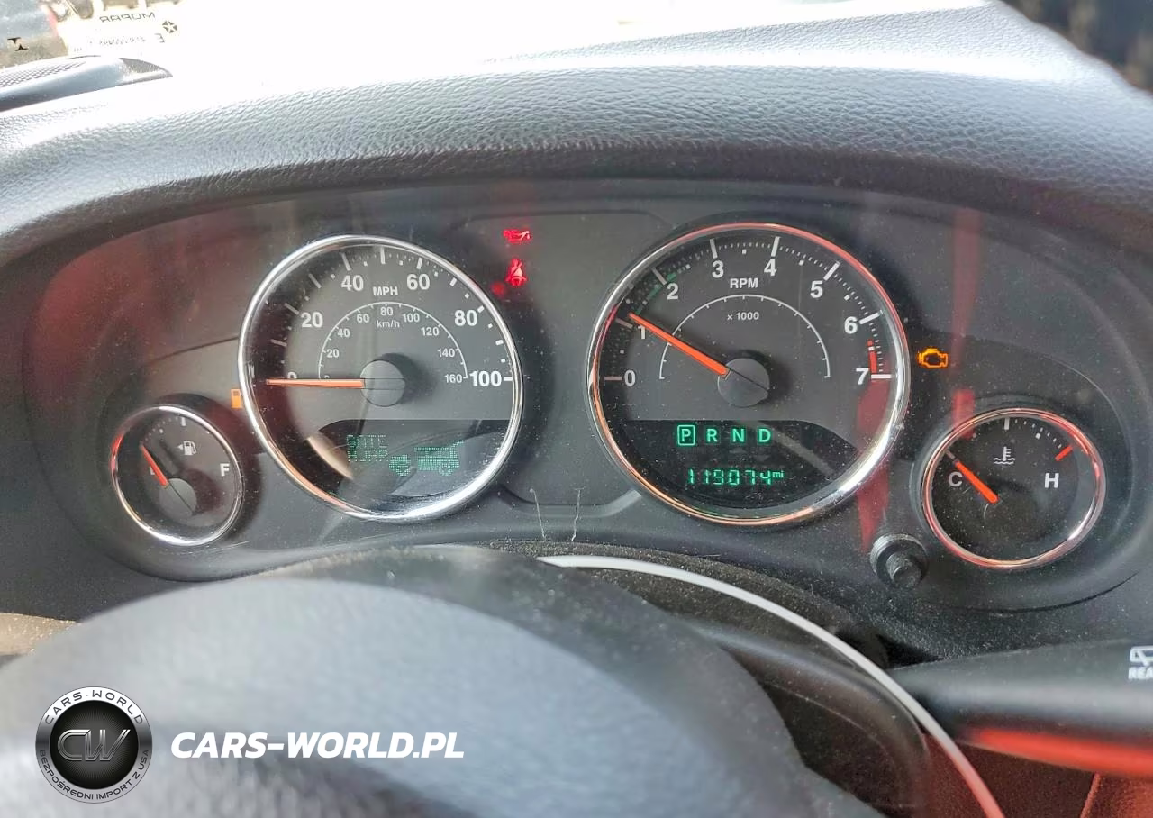 2015 Jeep Wrangler Unlimited Sport VIN:1C4BJWDG5FL663247 - 9