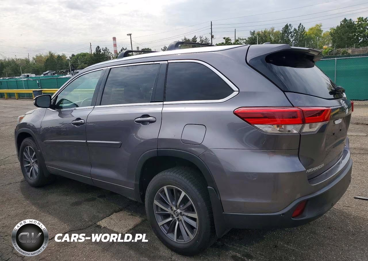 2018 Toyota Highlander Xle VIN:5TDJZRFH4JS534807 - 2