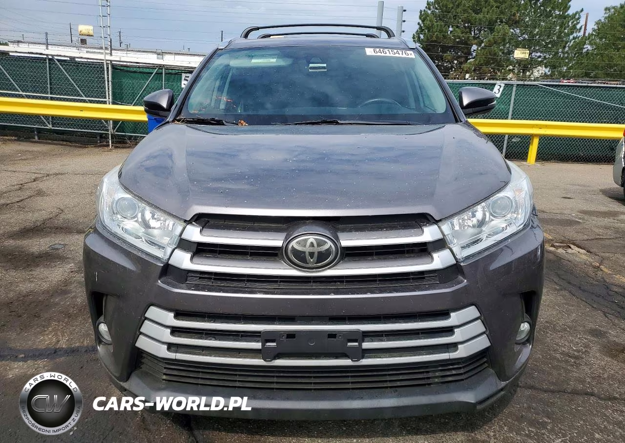 2018 Toyota Highlander Xle VIN:5TDJZRFH4JS534807 - 5