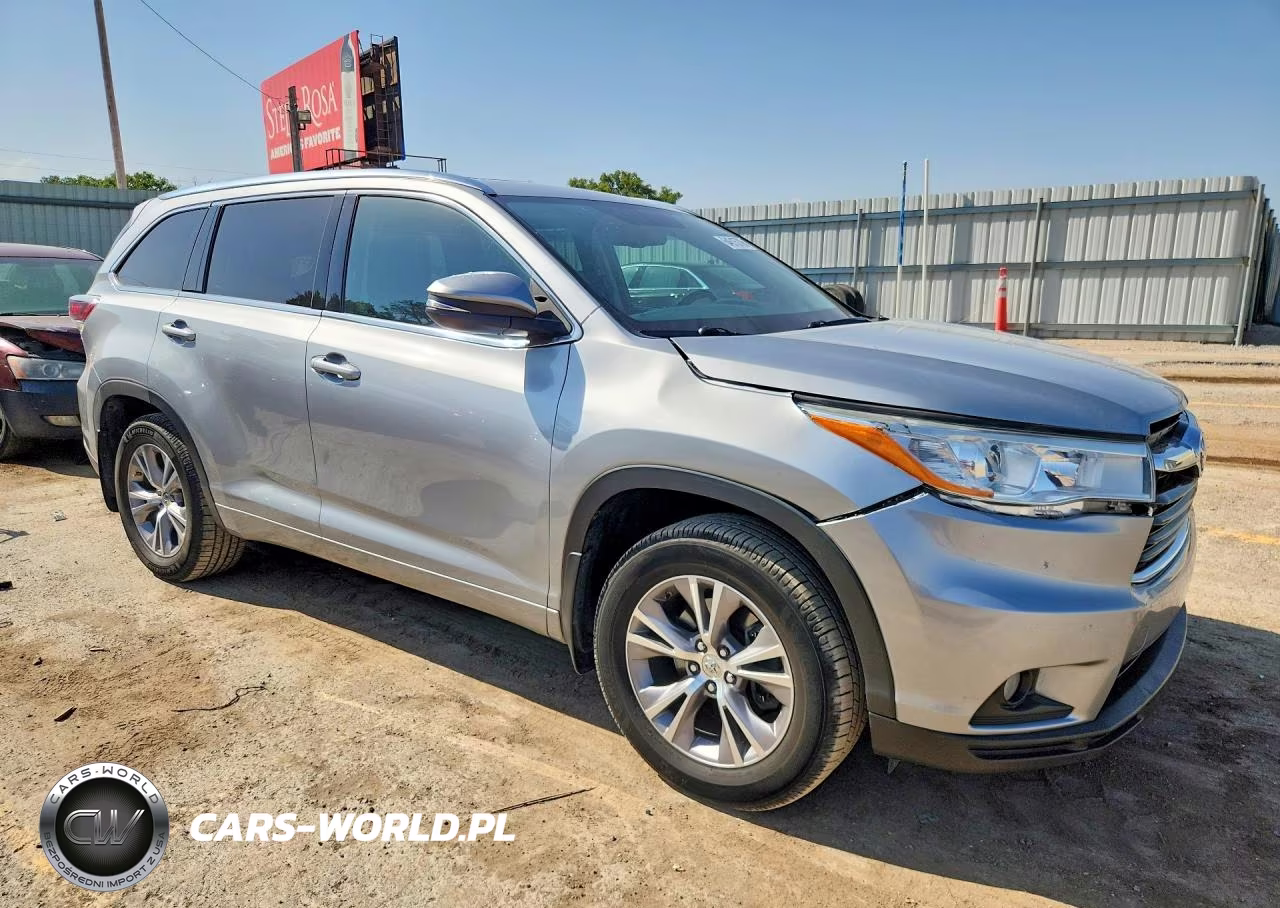 2015 Toyota Highlander Xle VIN:5TDJKRFH2FS197890 - 4