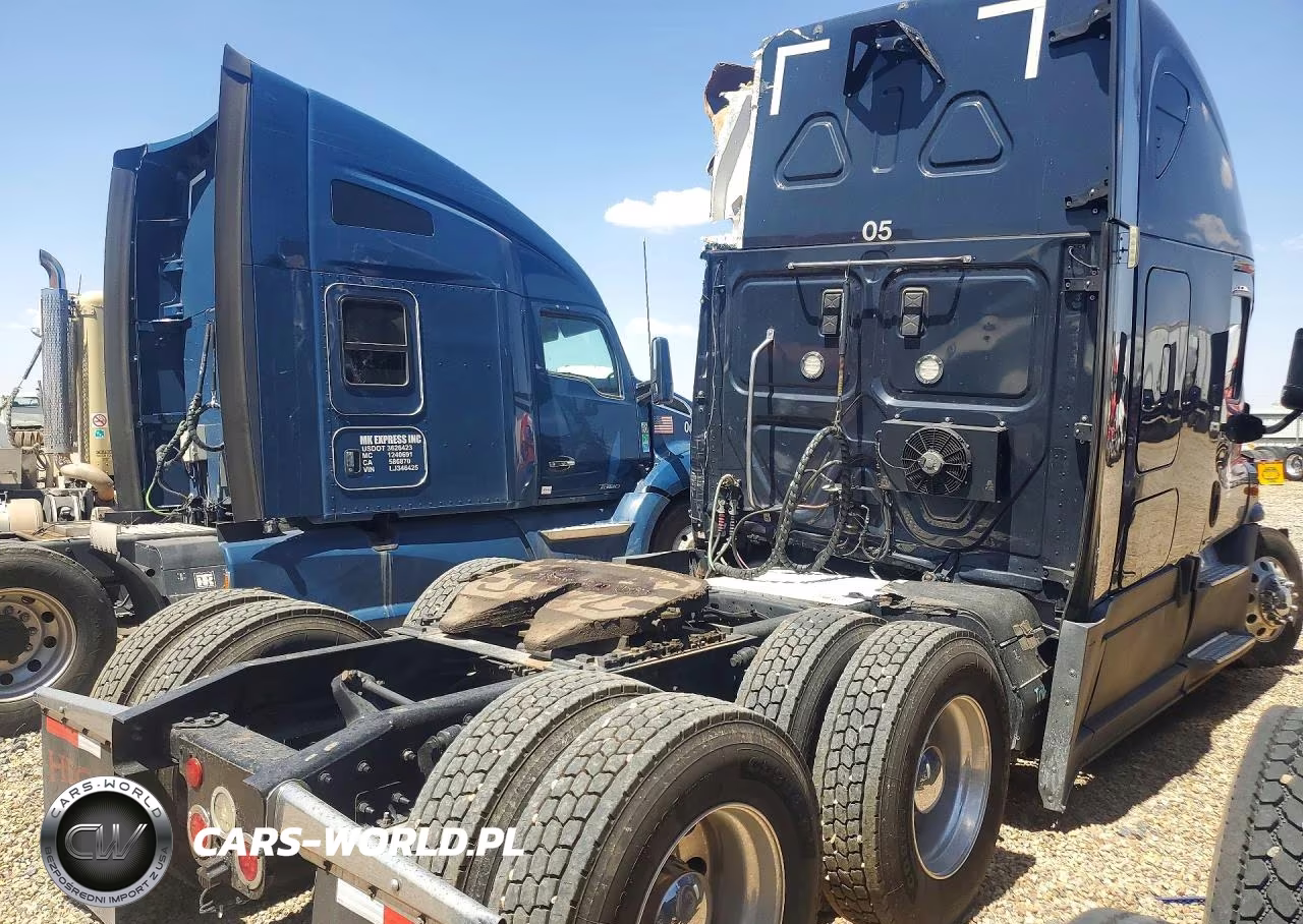 2017 Freightliner Cascadia 125 Semi Truck VIN:3AKJGLDR8HSHF1136 - 3
