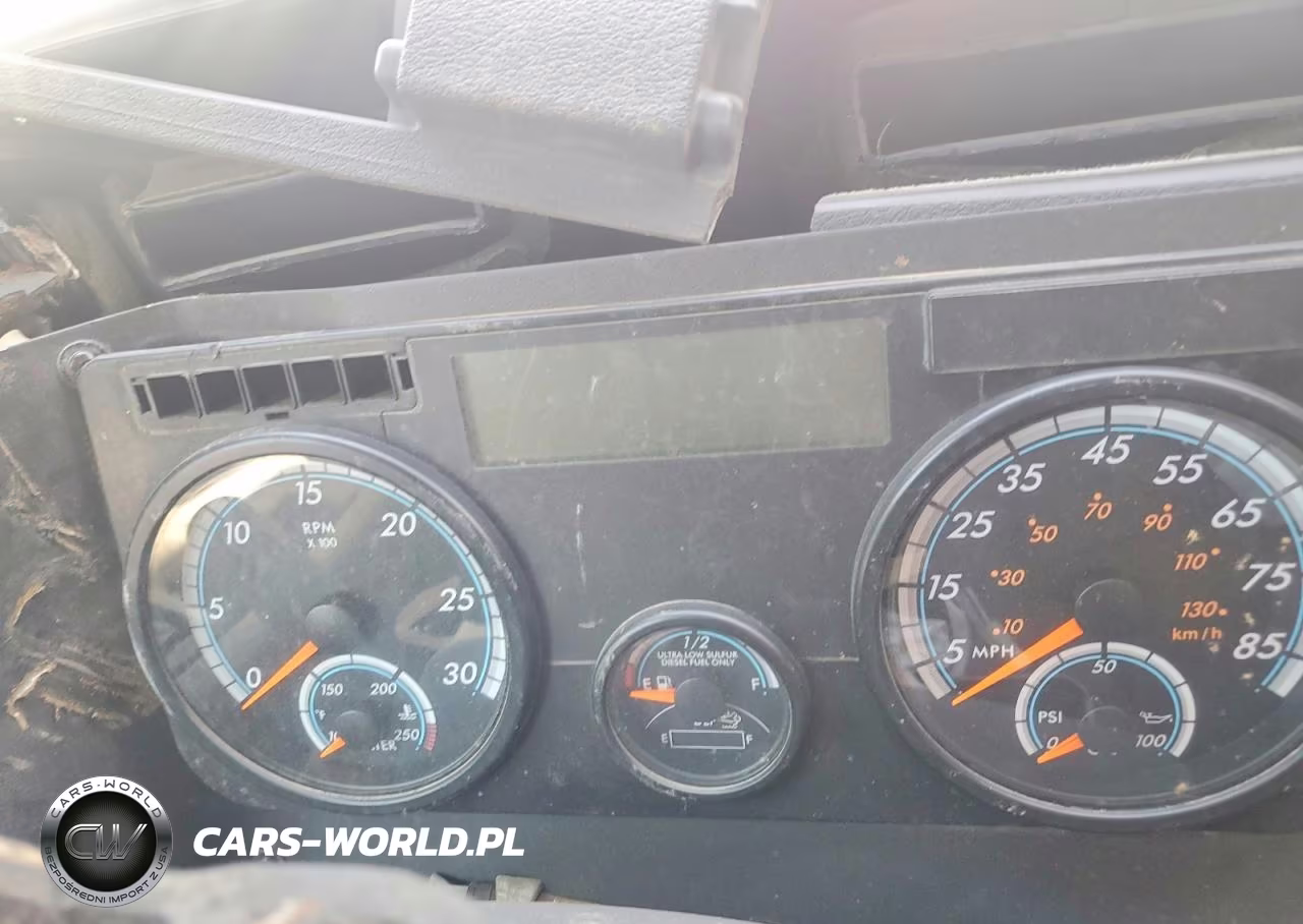 2017 Freightliner Cascadia 125 Semi Truck VIN:3AKJGLDR8HSHF1136 - 9