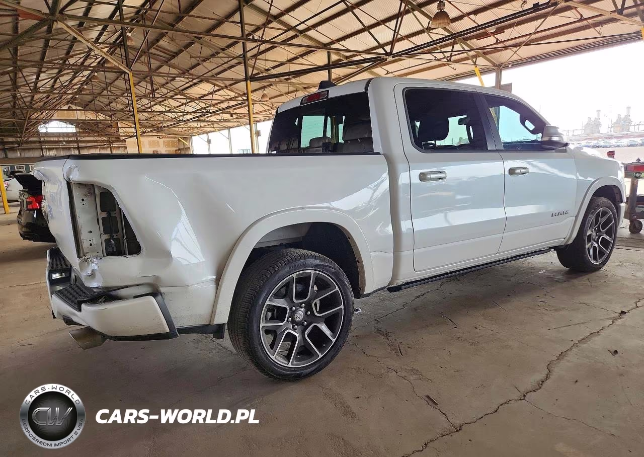 2019 Ram 1500 Laramie VIN:1C6RREJT9KN858289 - 3