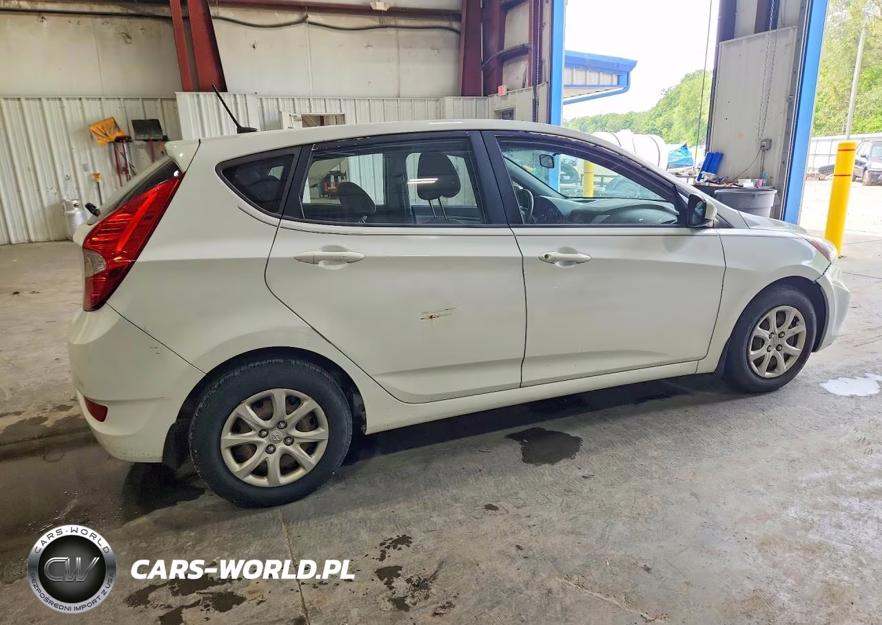 2013 Hyundai Accent Gs VIN:KMHCT5AE6DU114638 - 3