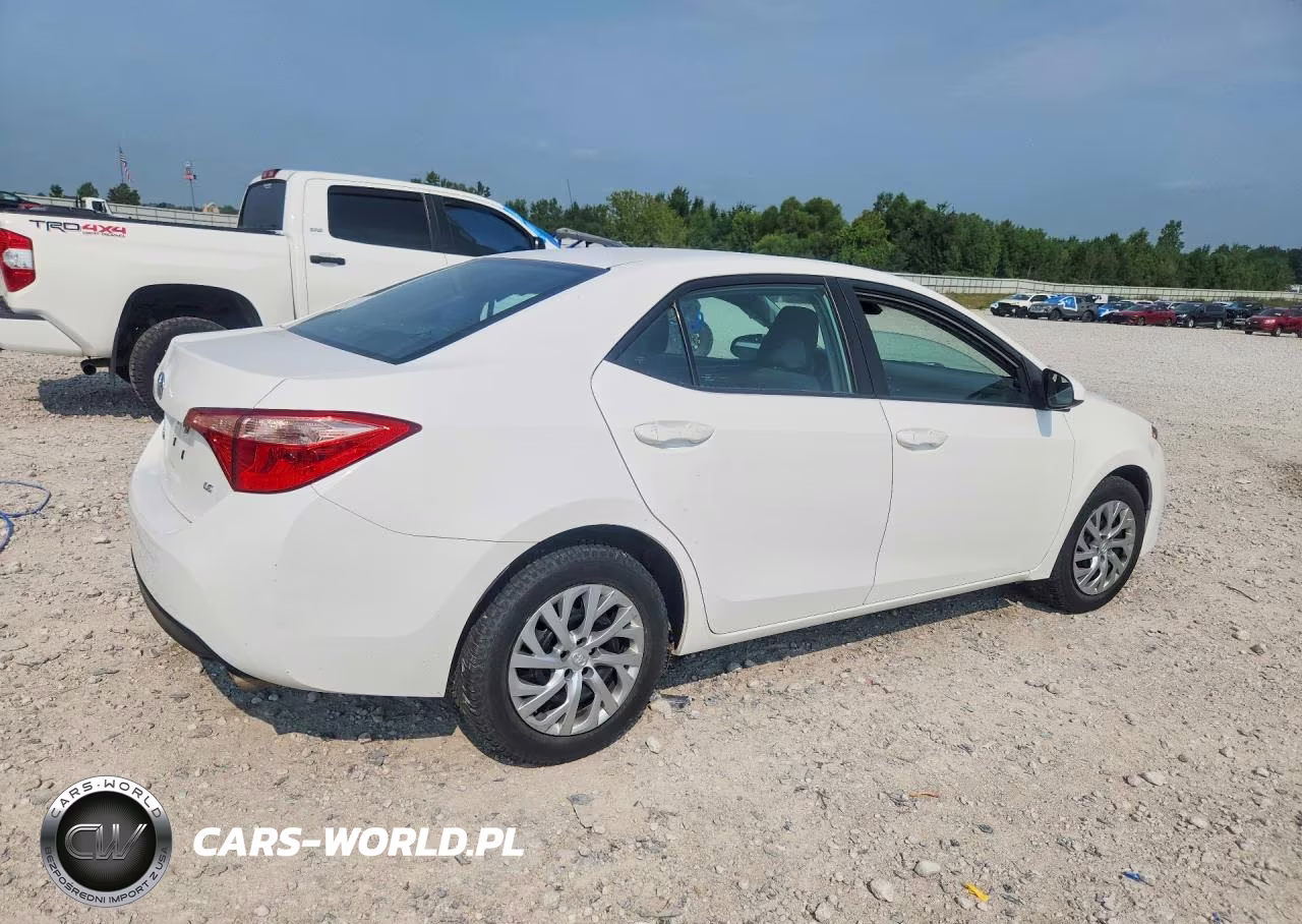 2019 Toyota Corolla Le VIN:2T1BURHE6KC171619 - 3