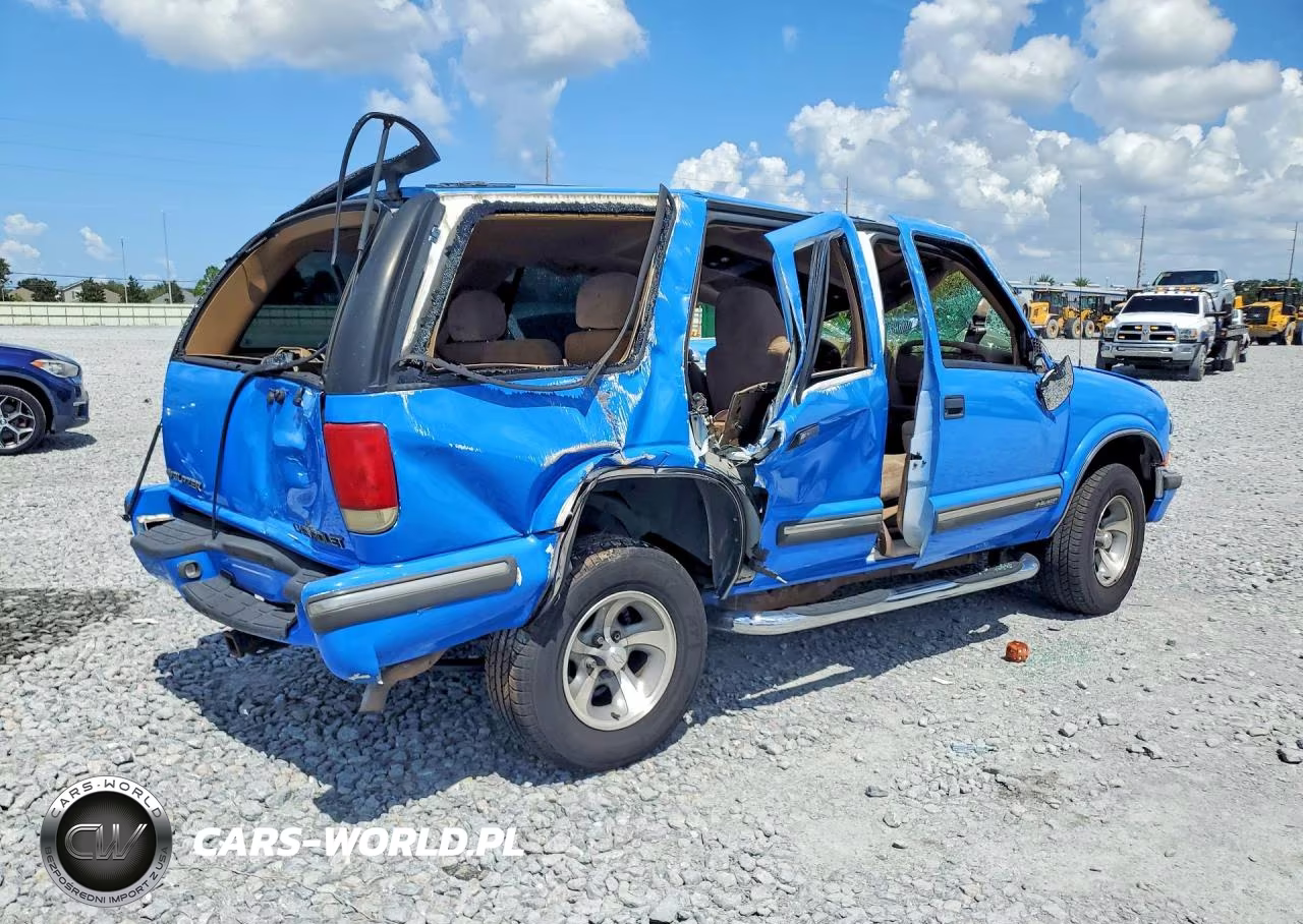 1999 Chevrolet Blazer VIN:1GNCS13W4XK149062 - 3