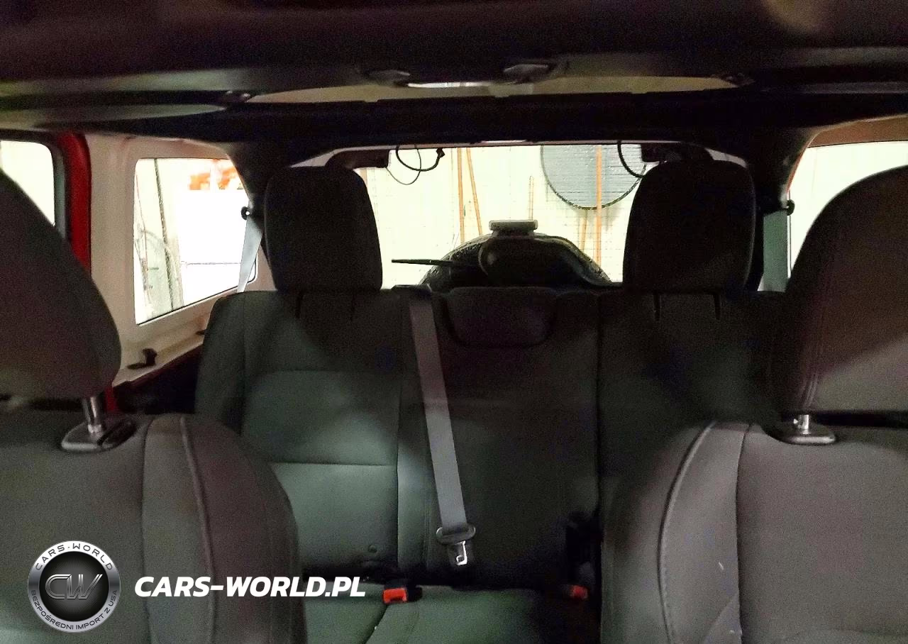 2018 Jeep Wrangler Unlimited Sport VIN:1C4HJXDG3JW287445 - 10
