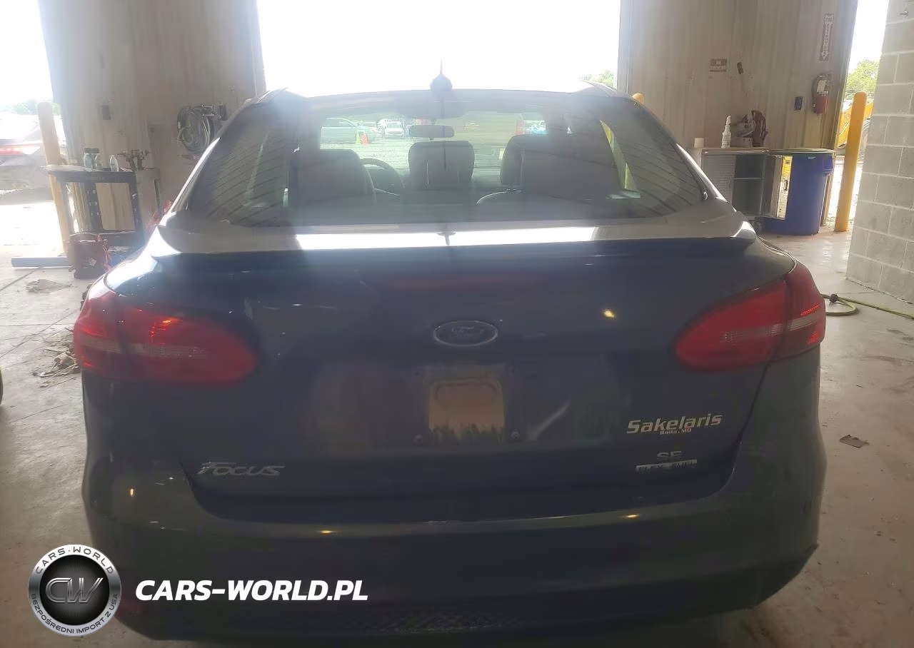 2015 Ford Focus Se VIN:1FADP3F26FL275084 - 6