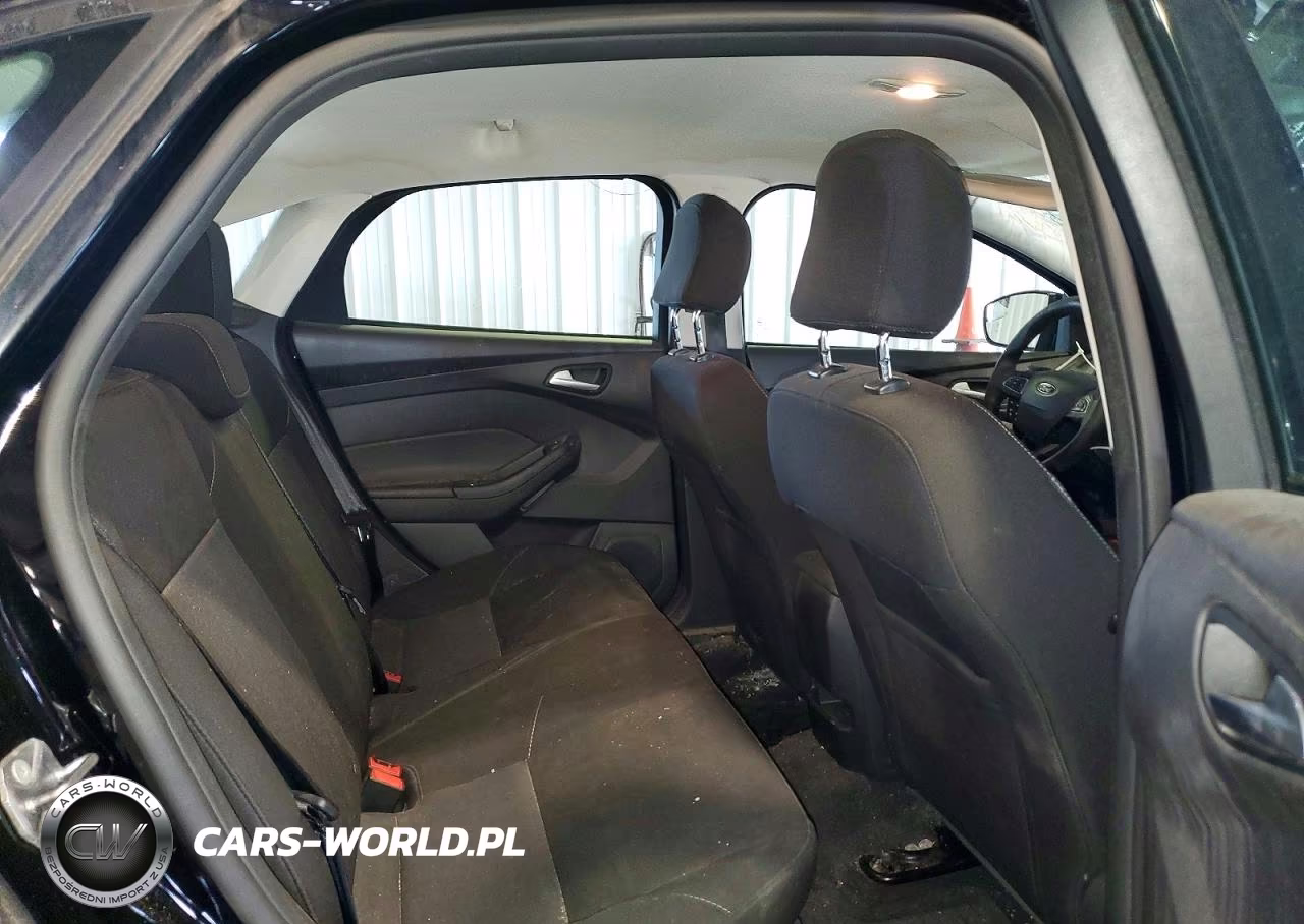 2017 Ford Focus Se VIN:1FADP3F21HL348039 - 10