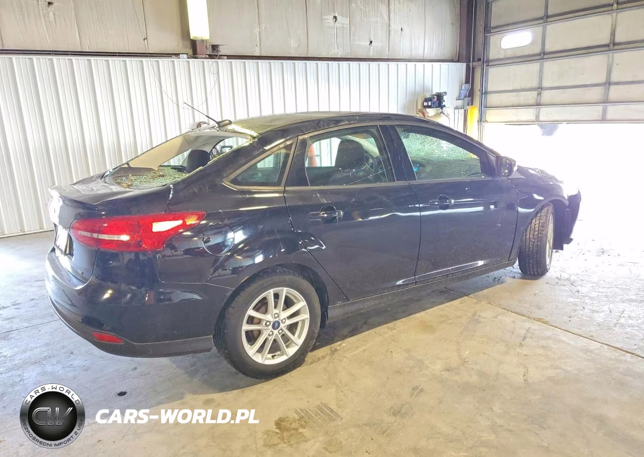 2017 Ford Focus Se VIN:1FADP3F21HL348039 - 3