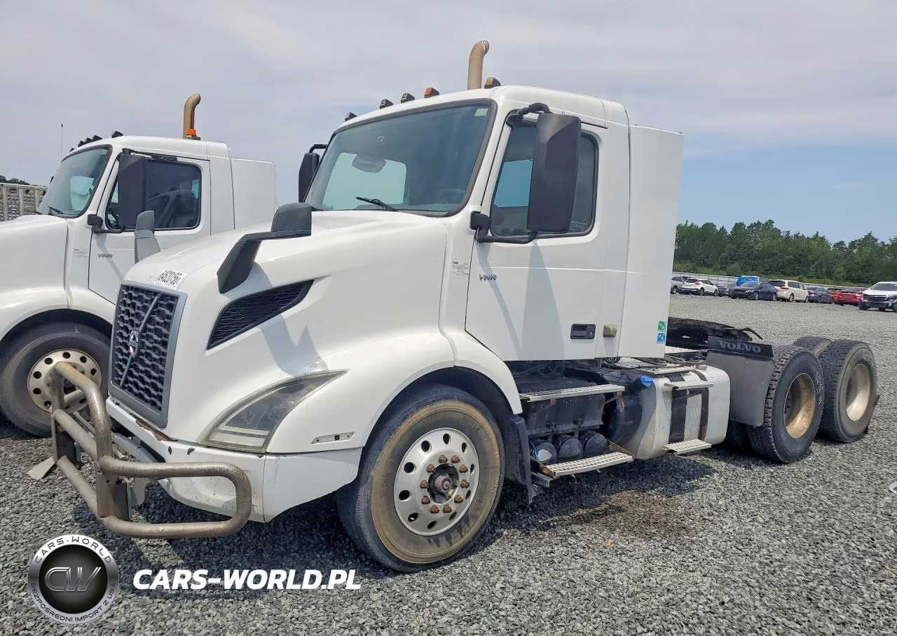 2019 Volvo Vnr Semi Truck