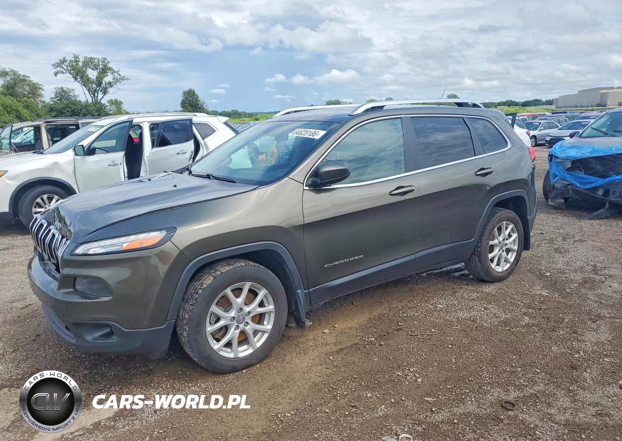 2015 Jeep Cherokee Latitude VIN:1C4PJLCB2FW629002 - 1