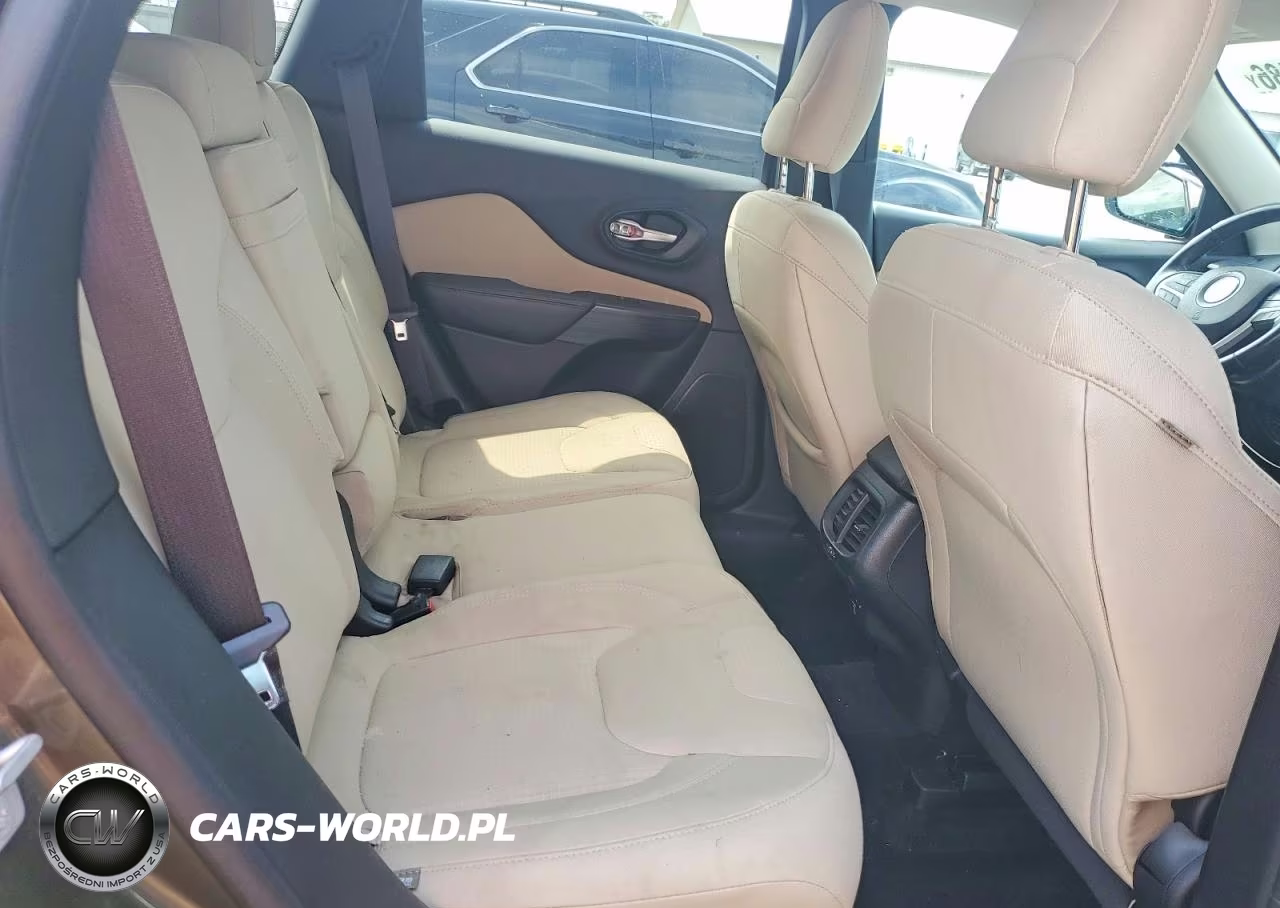 2015 Jeep Cherokee Latitude VIN:1C4PJLCB2FW629002 - 11