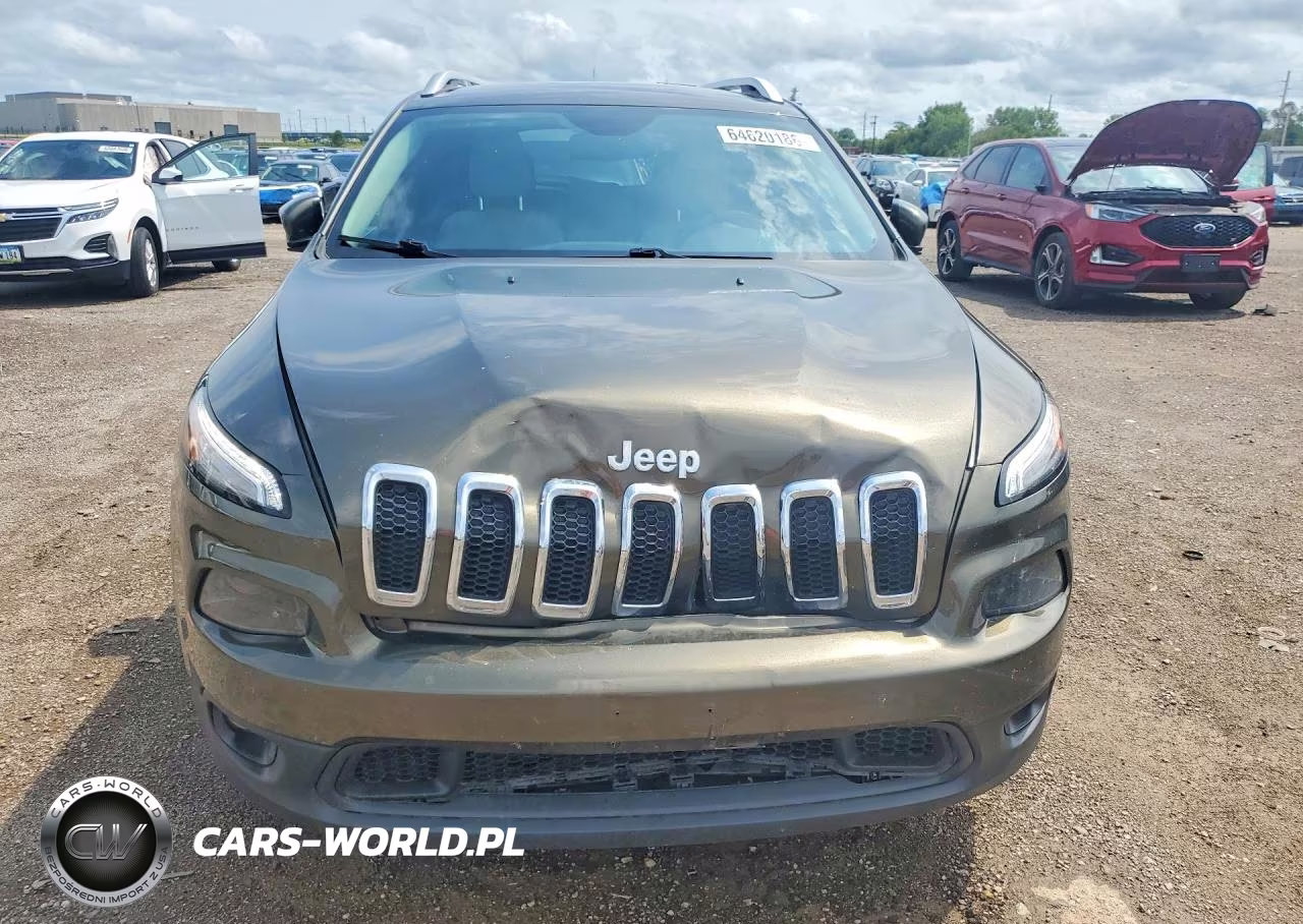 2015 Jeep Cherokee Latitude VIN:1C4PJLCB2FW629002 - 5