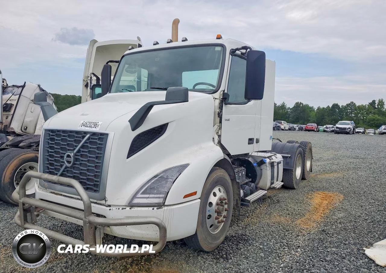 2019 Volvo Vnr Semi Truck
