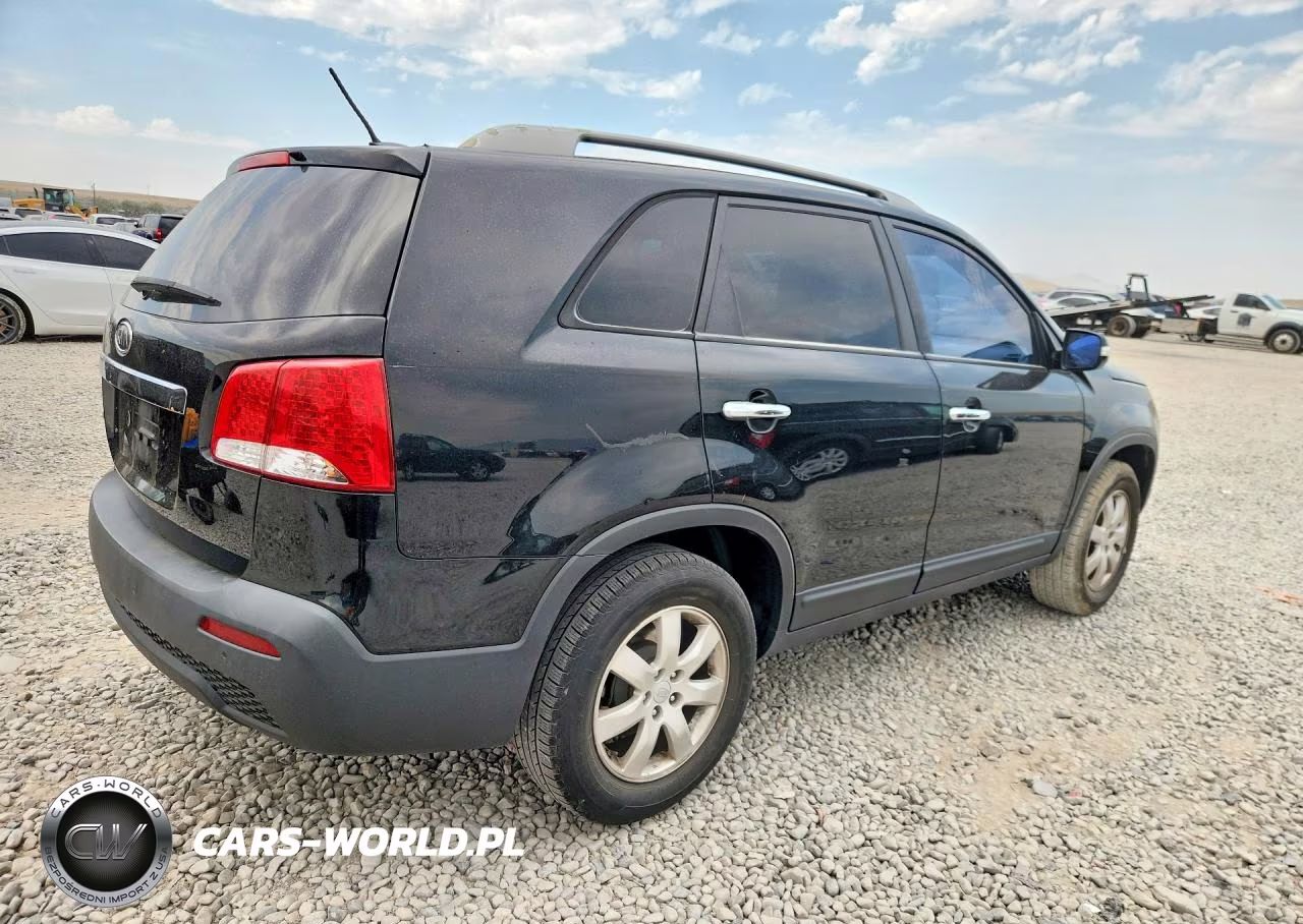 2011 Kia Sorento Lx VIN:5XYKT3A16BG149812 - 3