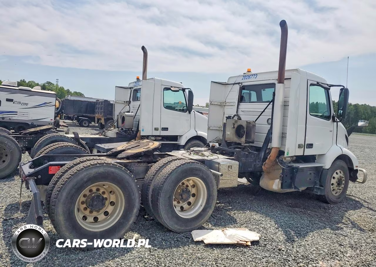 2020 Volvo Vnr Semi Truck VIN:4V4WC9EH1LN265915 - 3