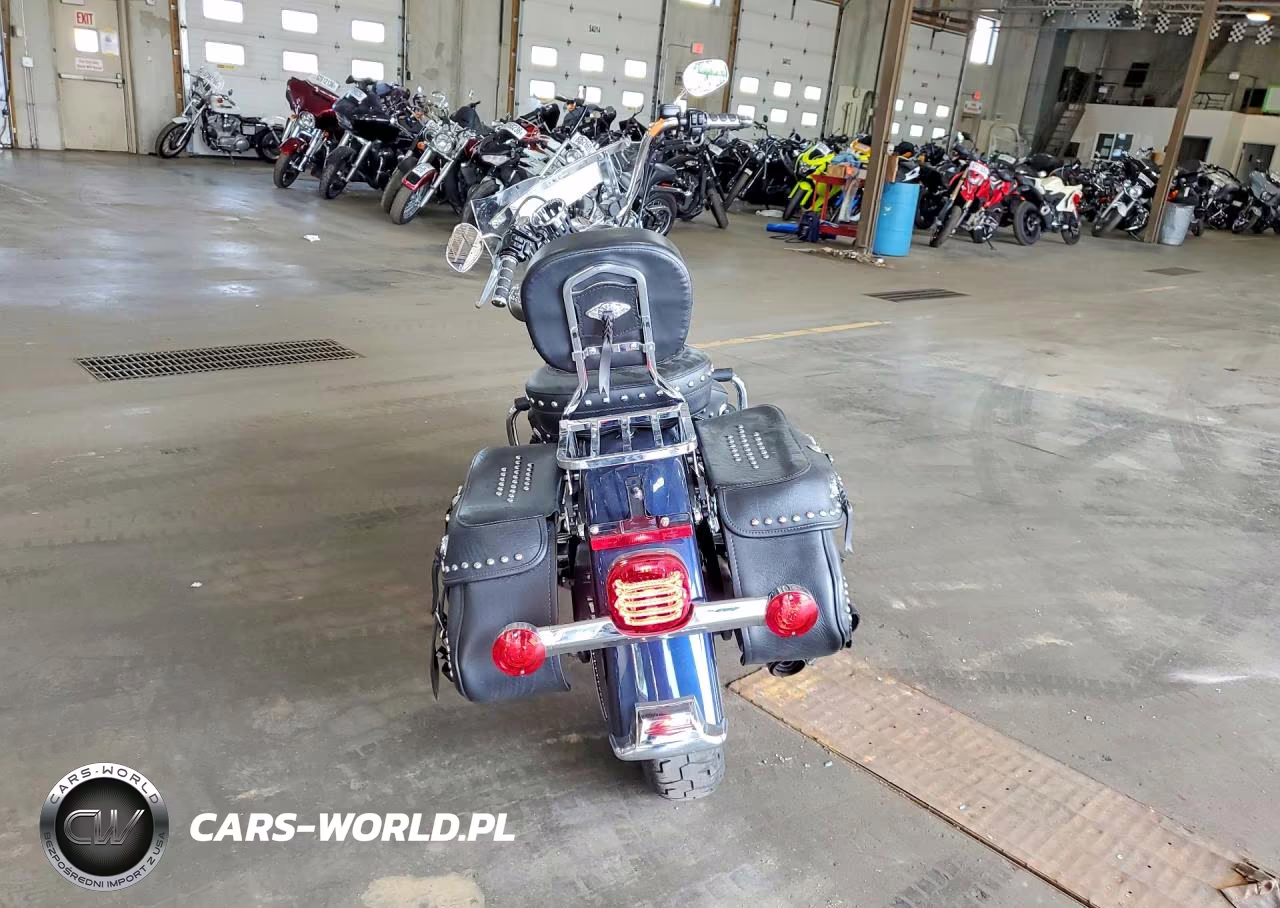 2012 Harley-Davidson Flstc Heritage Softail Classic VIN:1HD1BWV19CB029975 - 4